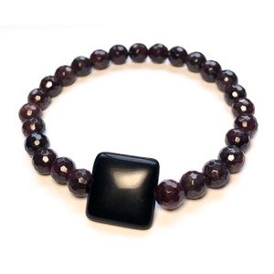 Faceted Garnet Healing Crystal Stretch Bracelet
